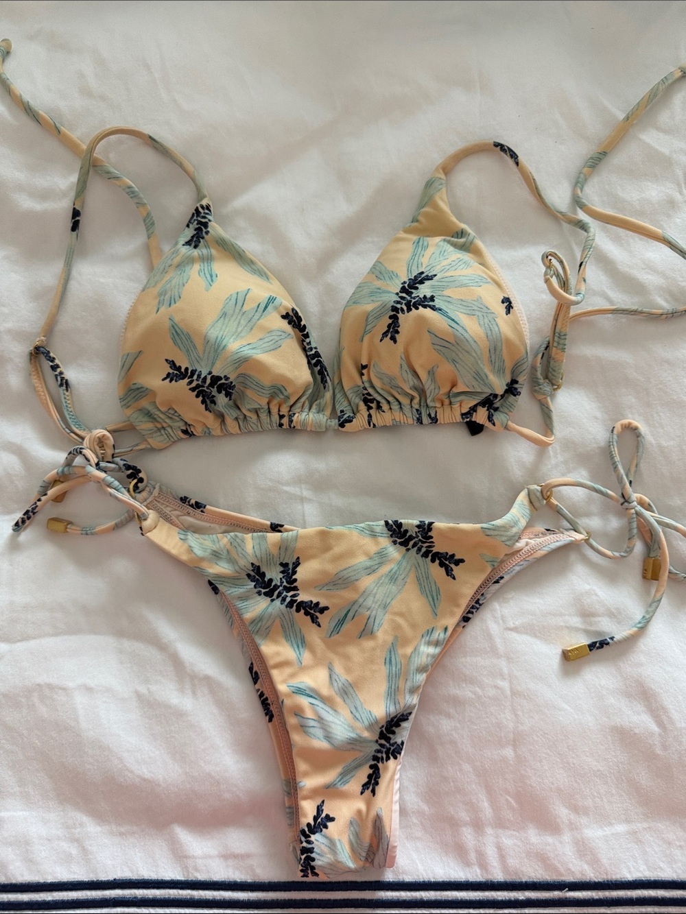 Vix Paula Hermanny Floral Tie-Side Bikini Set in Light Pink/Peach